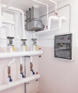 Фото Шкафы учета тепловой энергии и теплоносителя Шкаф для вычислителя КАРАТ-307-ххх без 4 источников питания. Корпус: пластик.  